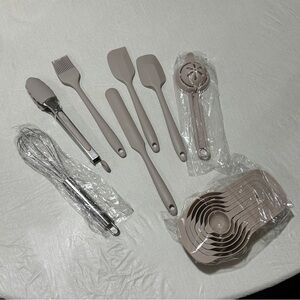 Bundle of kitchen utensils